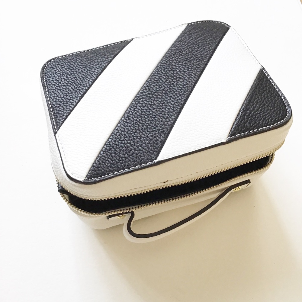 Jules Kae ‘Sienna’ Faux Leather Crossbody Bag